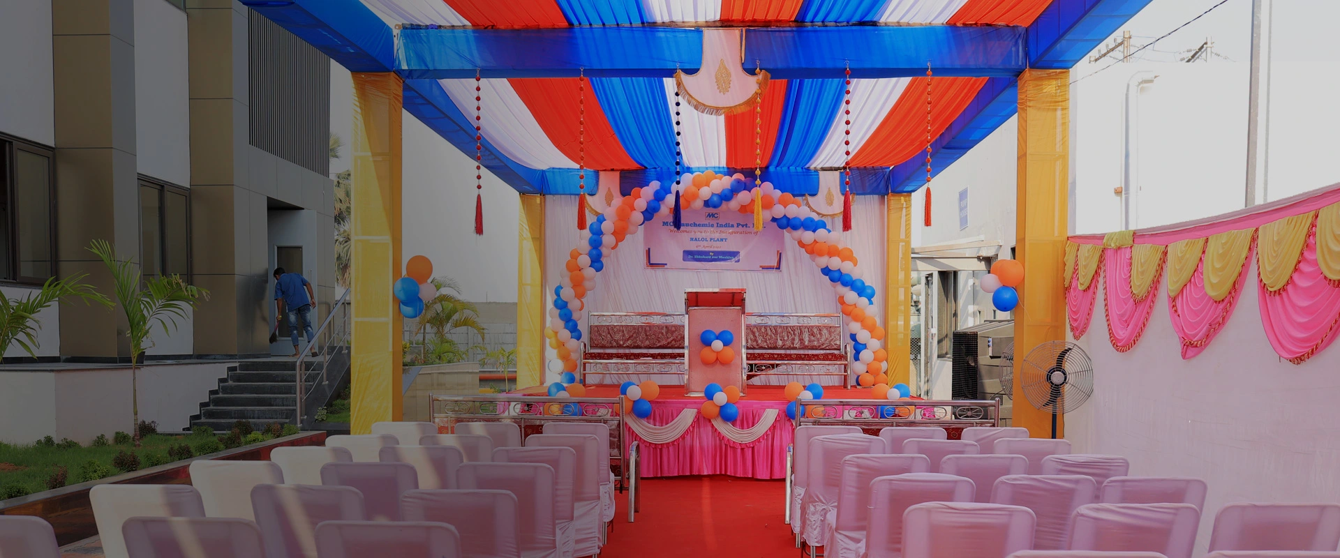 MC-Bauchemie abre una nueva sede en Halol, India. Vista del salón de celebraciones.